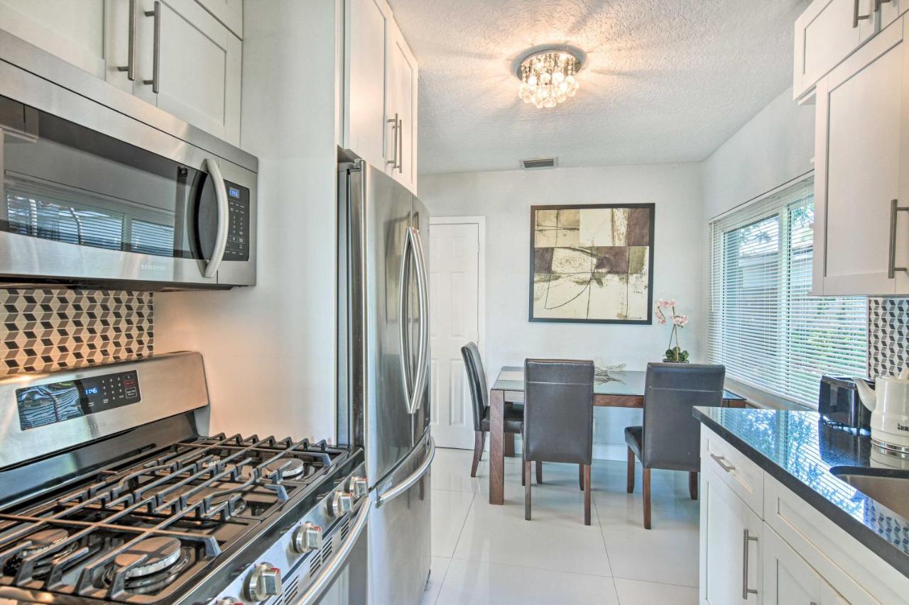 Shady And Eclectic Fort Lauderdale Dwelling With Yard! エクステリア 写真