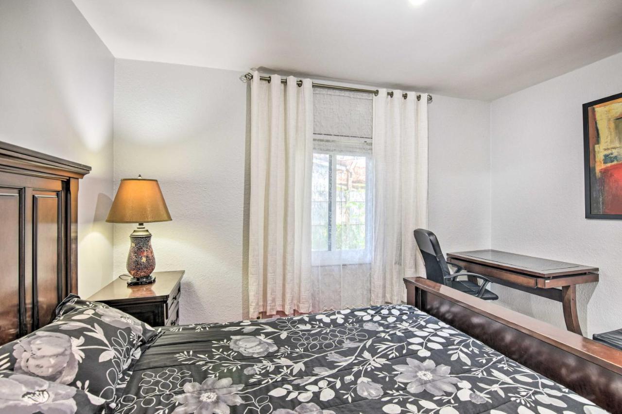 Shady And Eclectic Fort Lauderdale Dwelling With Yard! エクステリア 写真